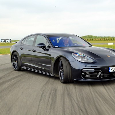 Porsche Panamera Turbo S E-Hybrid - zwinny kolos