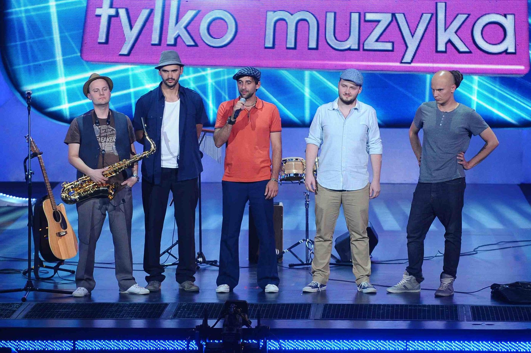 Hatbreakers to muzyka z pomysłem, szczególnie tym aranżacyjnym bo panowie lubią zaskakiwać co pokazali już w eliminacjach. Póki co stawiali na brzmienia akustyczne, co docenił Adam Sztaba - „Takie akustyczne granie jest piekielnie trudne. Gratuluję i zajdźcie jak najwyżej”. Ciekawa była też reakcja chłopaków po występie. „Jak się czujecie po tym sukcesie? – zapytała Paulina Sykut. „Jak po dobrym seksie z nieznajomą” padła odpowiedź.