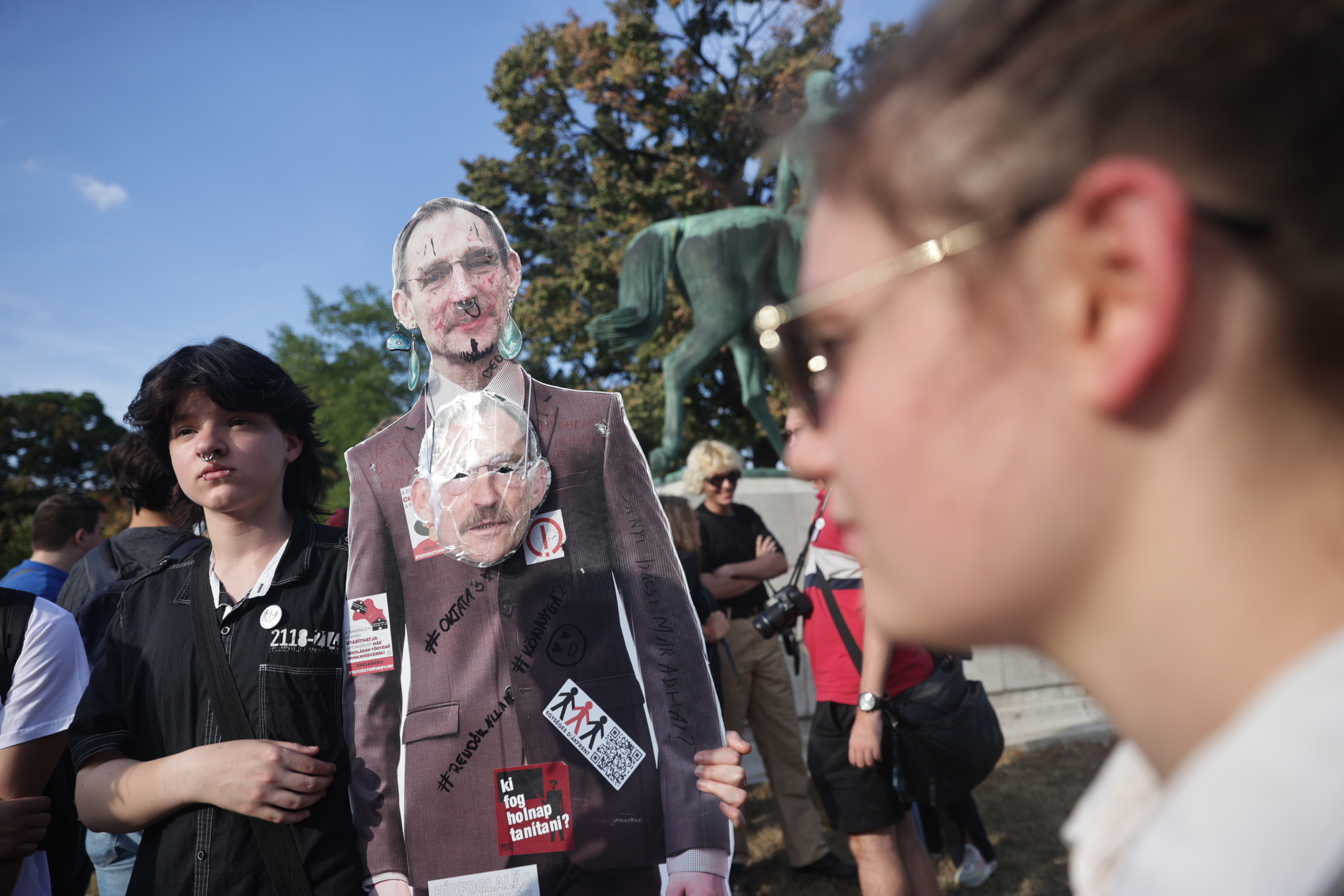 Hídfoglalás – Diákok tüntetése bénítja meg Budapest belvárosát – Kövesse a Blikken élőben! - Fotók