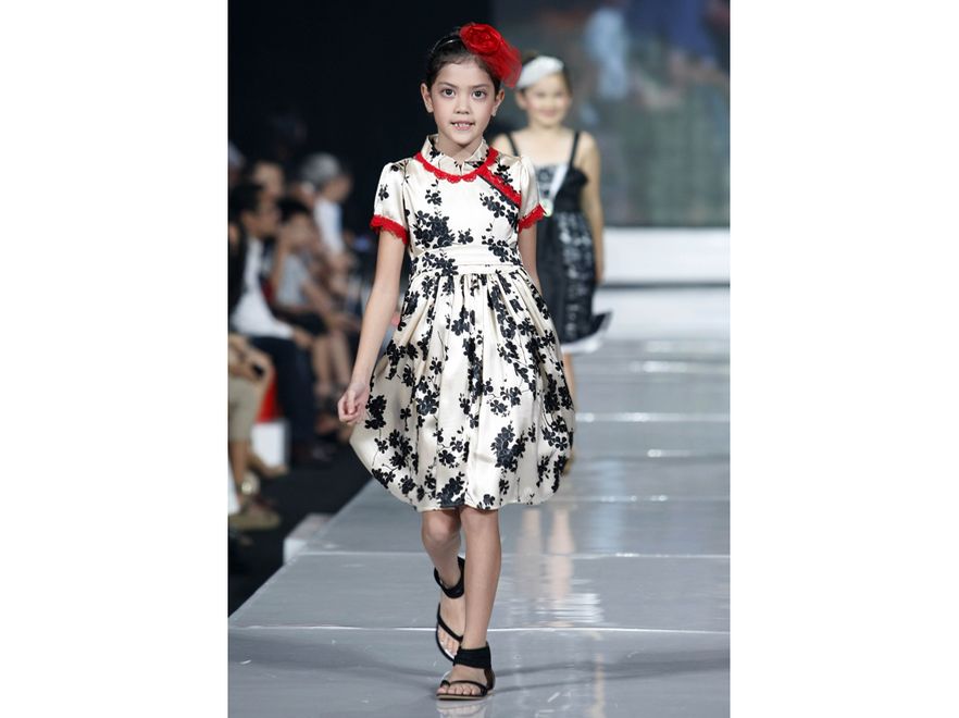 Moda dziecięca w kolekcji Sebastiana Gunawana na Jakarta Fashion Week 2010