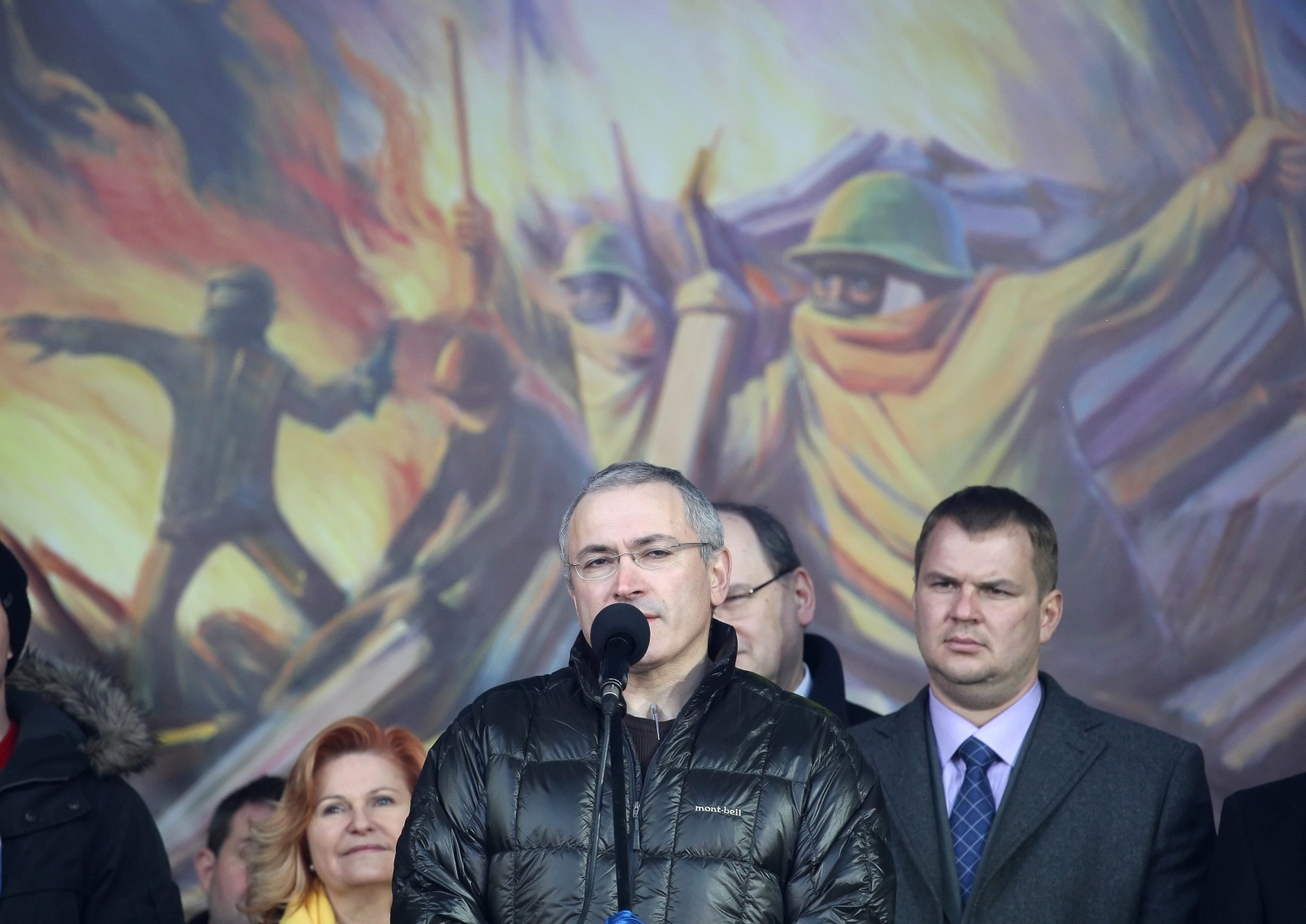 To nie jest moja władza. Chciałbym, żebyście wiedzieli, że jest zupełnie inna Rosja. Są ludzie, którzy mimo aresztowań i grożących im lat więzienia chodzili na wiece za pokojem. Przyjaźń między Ukraińcami i Rosjanami jest dla nich ważniejsza niż wolność osobista - mówił Chodorkowski.