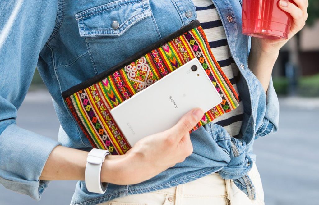 Mniejsza wersja Z5 przeznaczona dla tych, którzy mogą żyć bez ekranu 4K, ale za to nie lubią dużych telefonów.