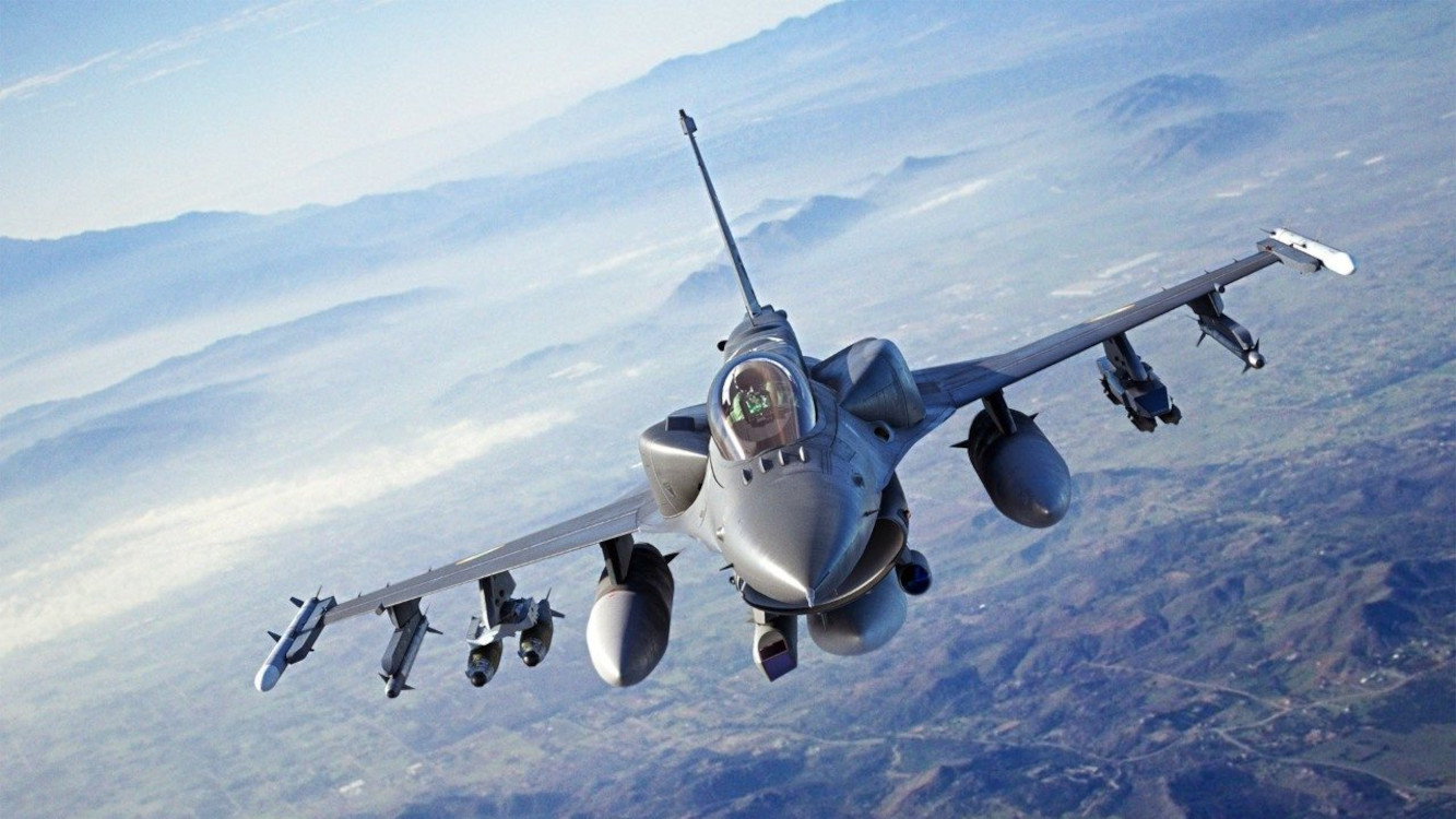 Közel 50 éves F-16-os megy Ukrajnába háborúzni - Van értelme?