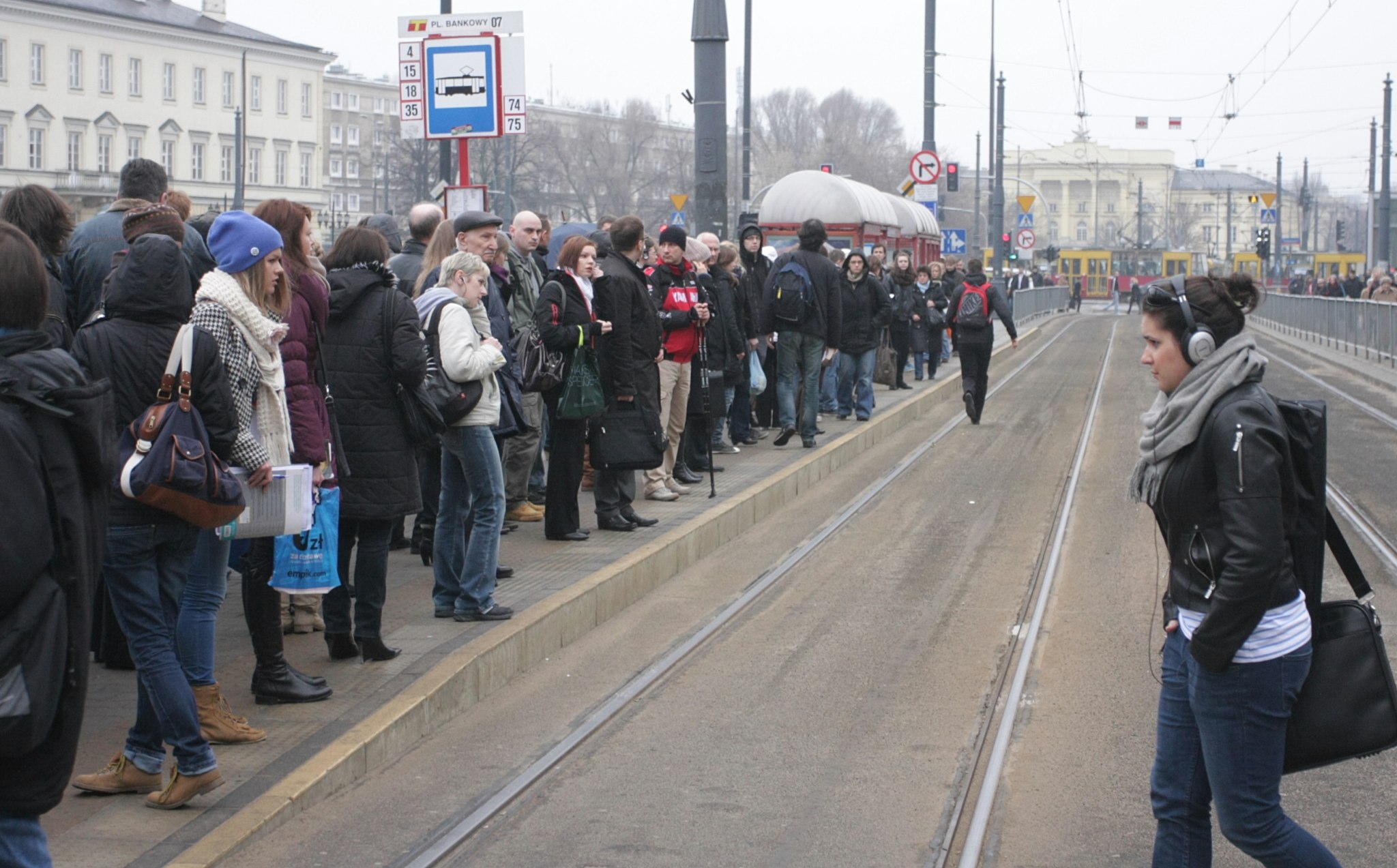 Komunikacyjne problemy w Warszawie po zamknięciu stacji Świętokrzyska