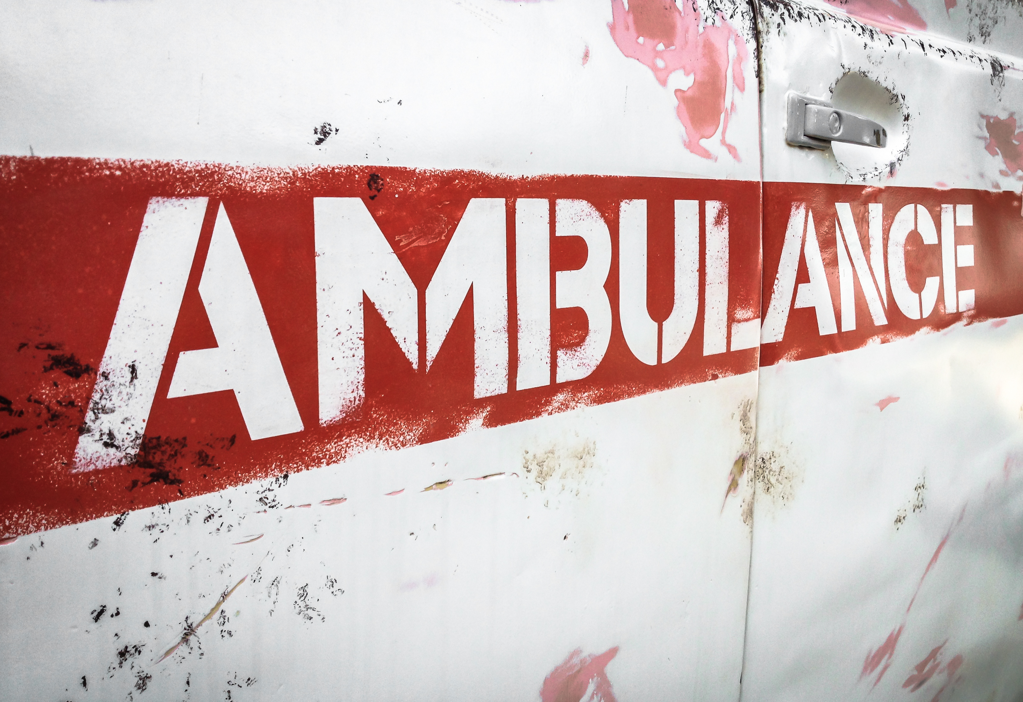 4 halottja és legkevesebb 20 sérültje van egy alabamai születésnapi lövöldözésnek