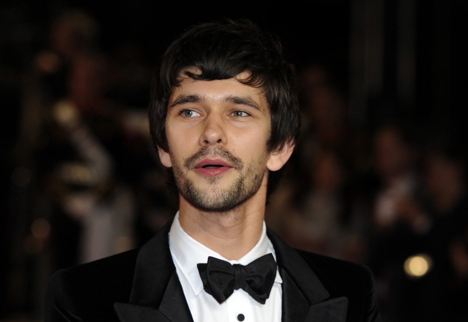 Ben Whishaw na premierze