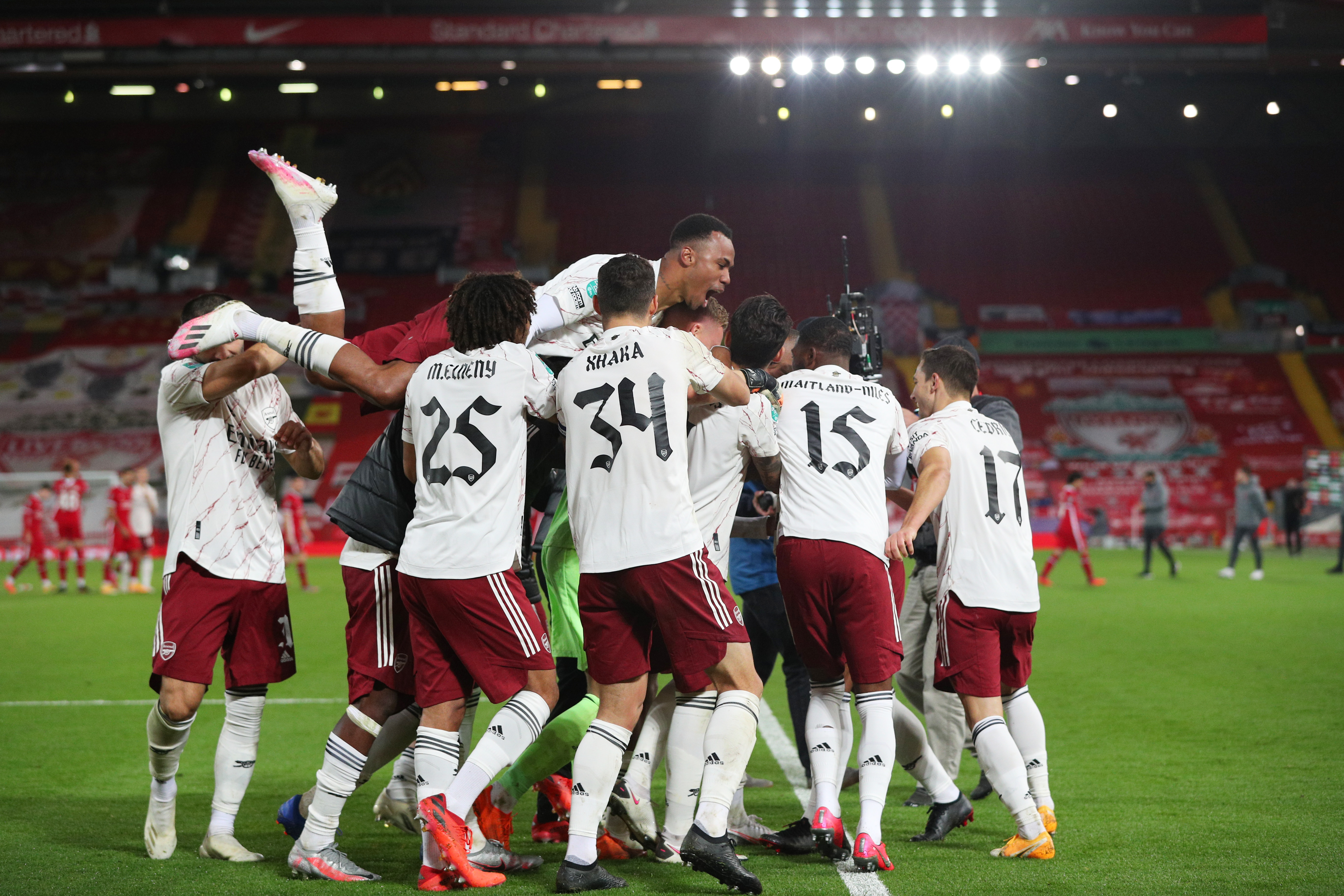 EFL Cup: Arsenal vyradil Liverpool, Fulham s Rodákom vypadol | Šport.sk