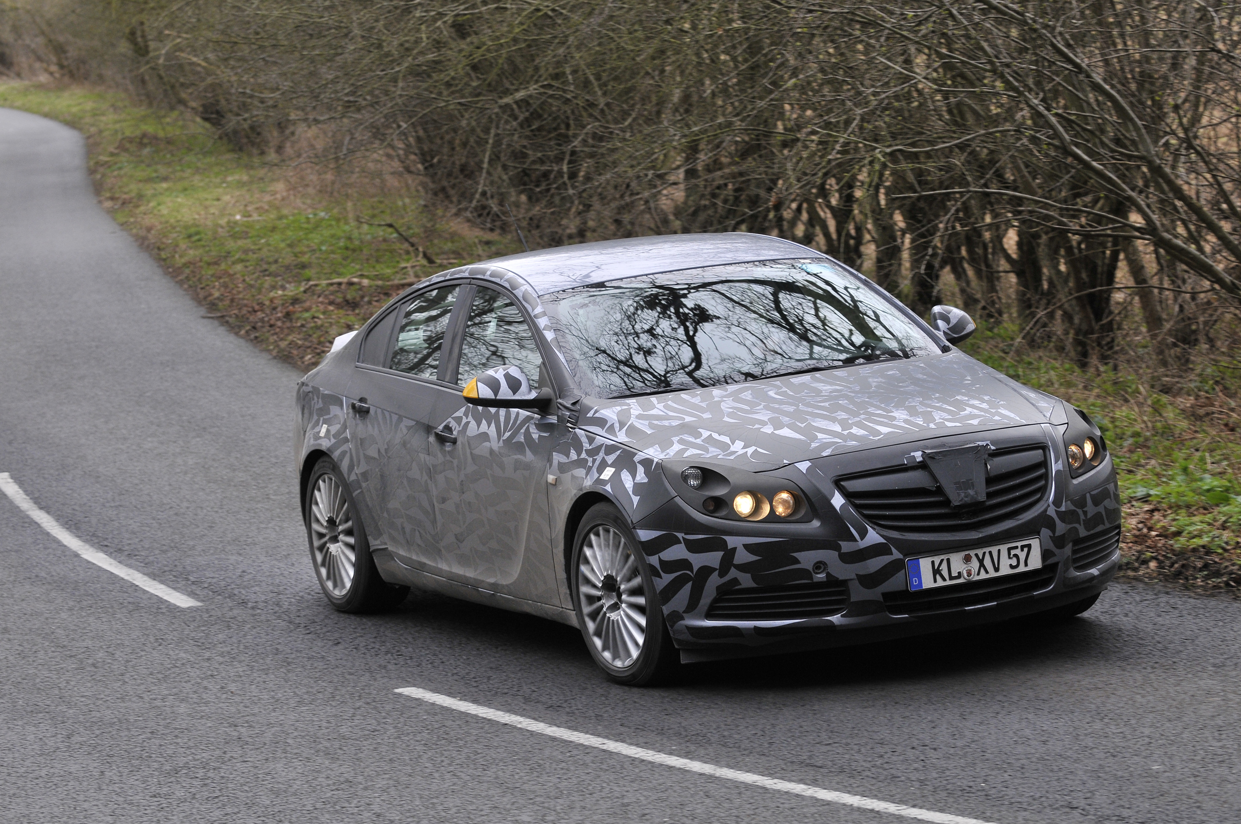 Opel skrzętnie ukrywa przed paparazzi swoje nowe dziecko