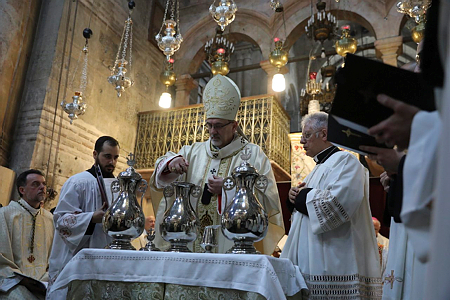 Felajánlotta magát egy jeruzsálemi bíboros a túszul ejtett gyerekekért cserébe