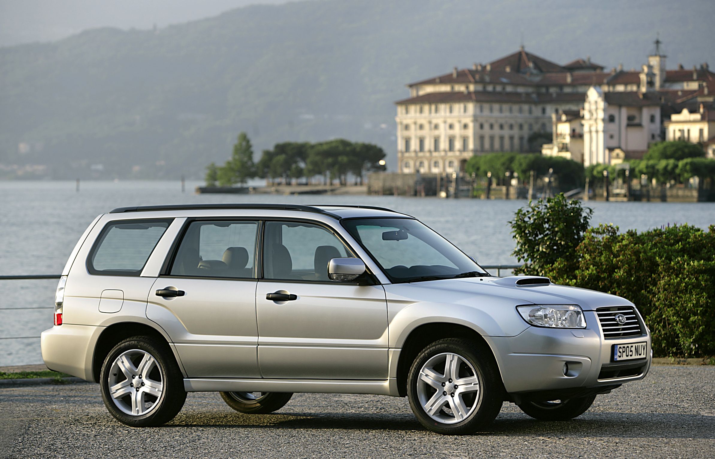 Subaru forester i porsche 911- odpowiednio 2. i 1. miejsce w kategorii aut 11 letnich