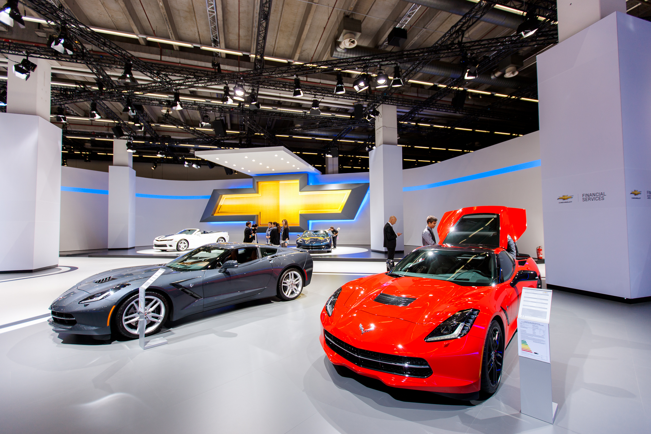 W Europie chevrolet corvette siódmej generacji wejdzie do sprzedaży pod koniec tego roku. Eksperci ds. technicznych Chevroleta prowadzą teraz testy dwóch egzemplarzy tego modelu na europejskich drogach.