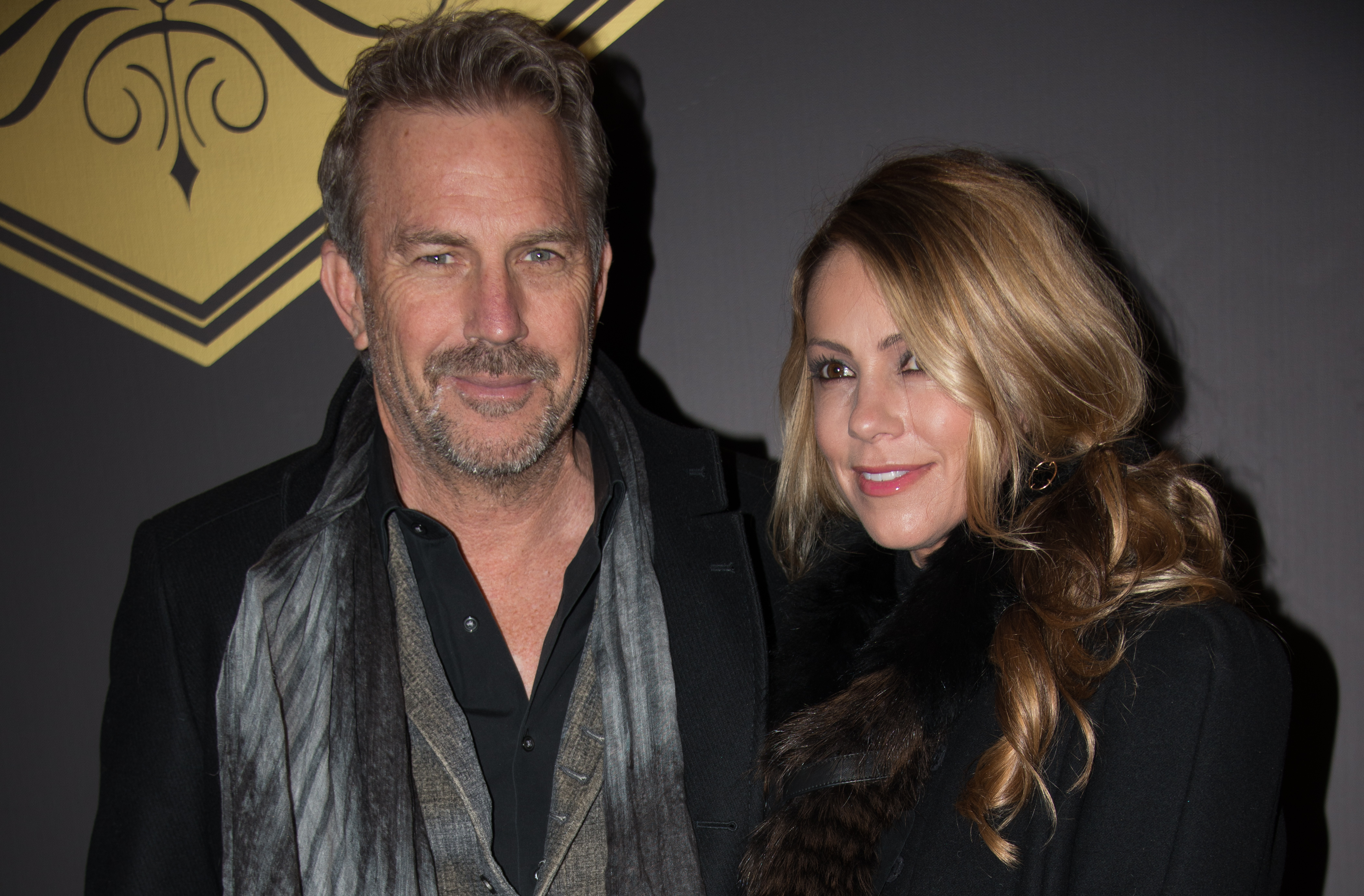 Itt már mindenki válik? Kevin Costner felesége kiköltözött a közös otthonukból 18 év házasság után