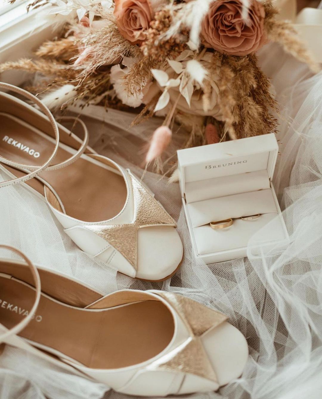 Magyarország első számú cipőtervezője, Vágó Réka, limitált karácsonyi  termékeket mutat be - Glamour
