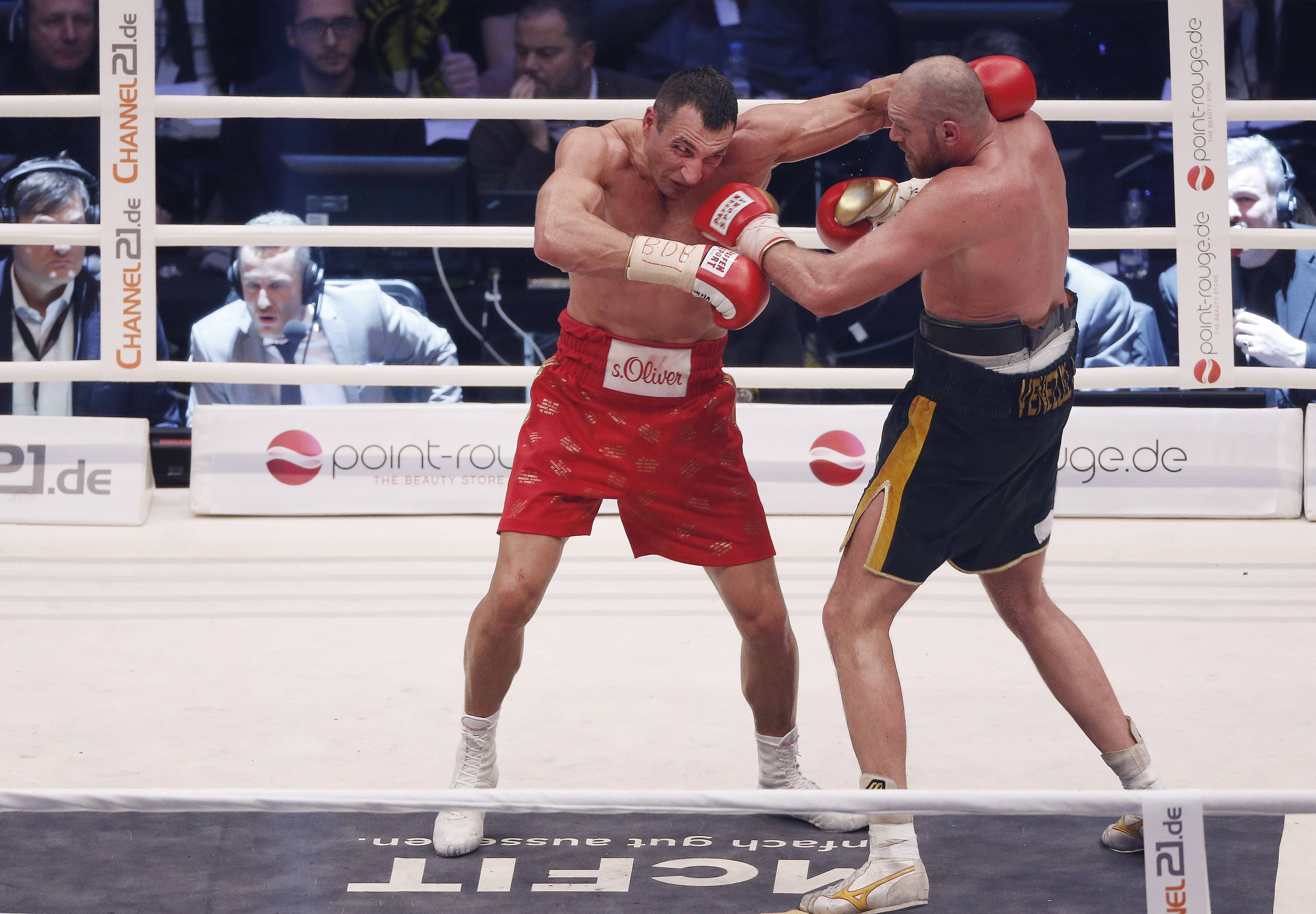 Tyson Fury stunned the world in his upset victory over Wladimir Klitschko in 2015 (IMAGO/Norbert Schmidt)