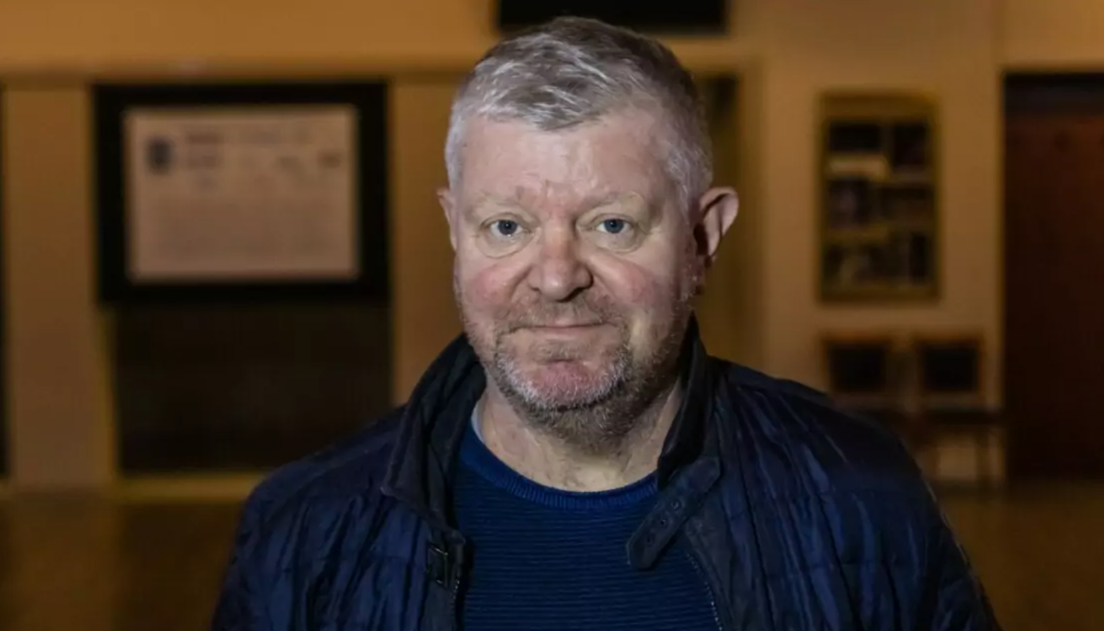 Besenczi Árpád megszólalt súlyos színházi balesete után - leszakadt az ujja, nem tudták visszavarrni a péntek esti előadás után - részletek