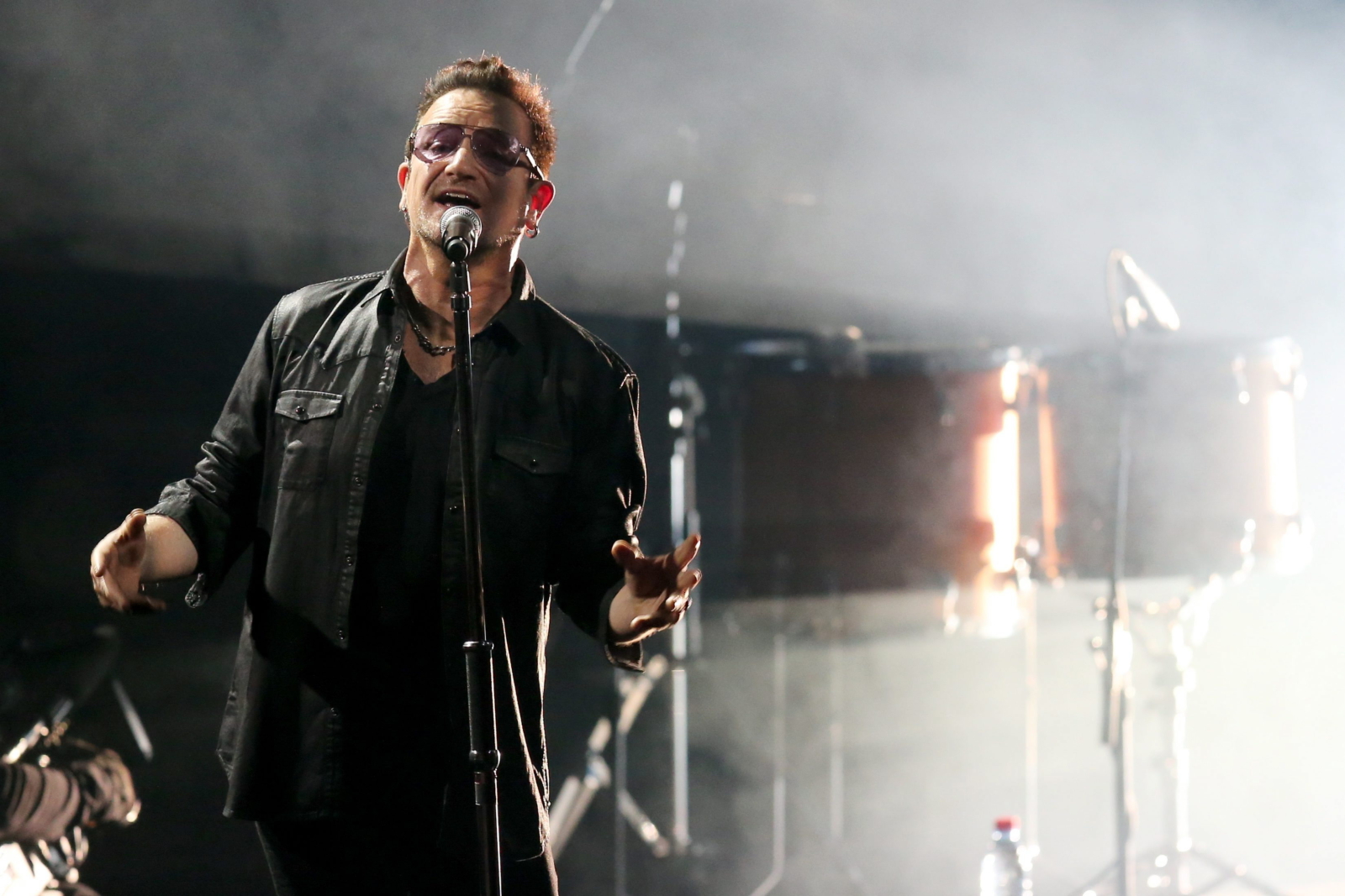 Bono podczas występu na gali Bambi Awards 2014