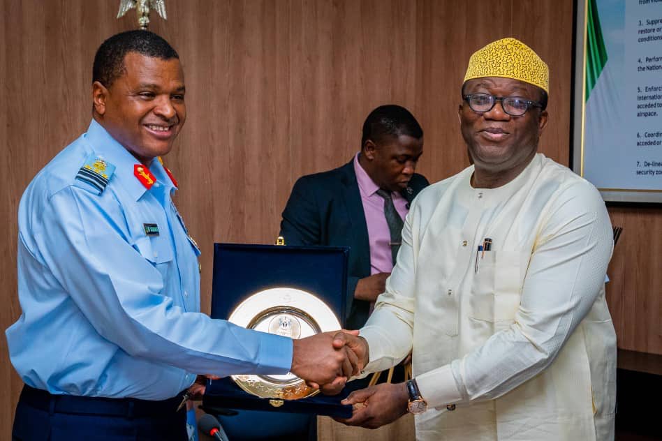 The Chief of Air Staff (CAS), Air Marshal Sadique Abubakar receives Governor Kayode Fayemi of Ekiti state in his office in Abuja. [Twitter/@ekitistategov]