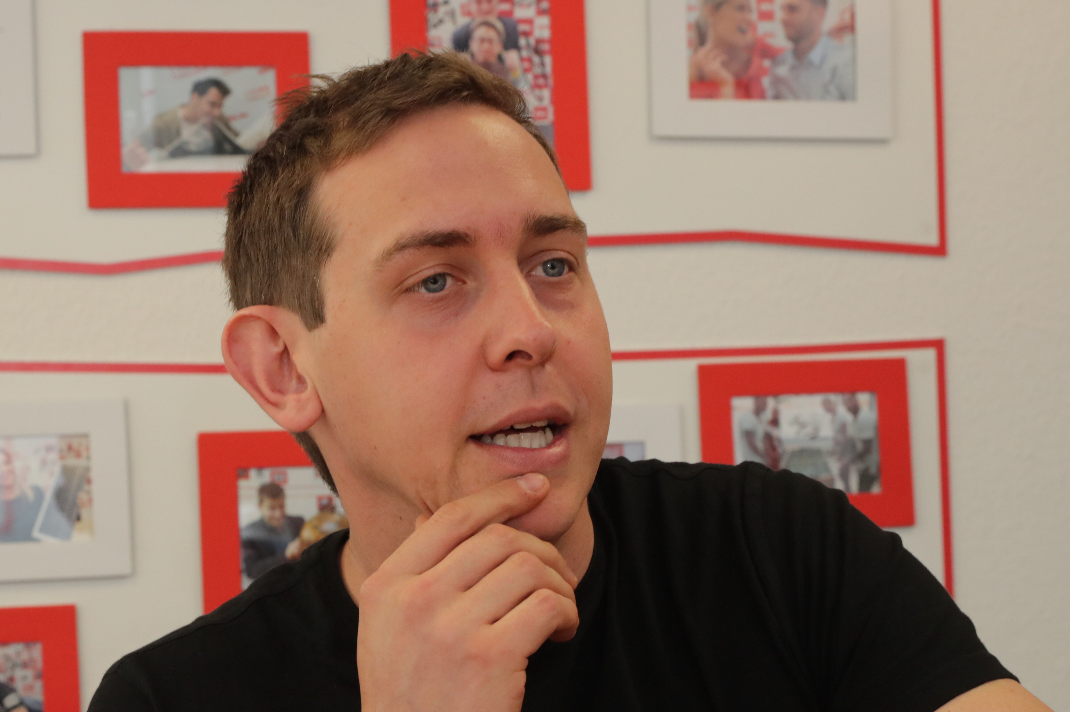 Megszólalt egy barát Molnár Gusztáv állapotáról: "Azt sem tartom kizártnak, hogy hamarosan újra színpadra lép"