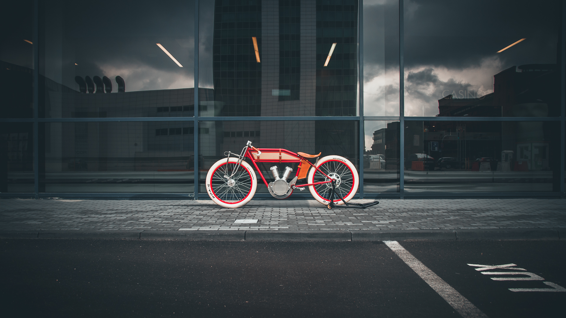<b>Marcin Bielawski:</b> Tak, mamy już kilku chętnych do zakupu. W czasie Motor Show w Poznaniu paru osobom odmówiliśmy sprzedaży, gdyż to w dalszym ciągu jest prototyp, który wymaga dopracowania.