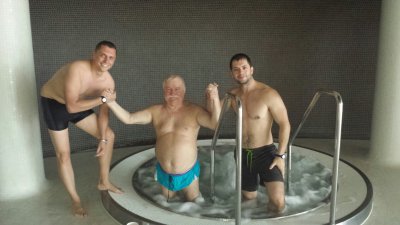 W 1989 roku resort Urzędu rady Ministrów został przemianowany na hotel. do dziś można tam nawet wynająć pokój z meblami na wysoki połysk, w którym internowany był Lech Wałęsa.