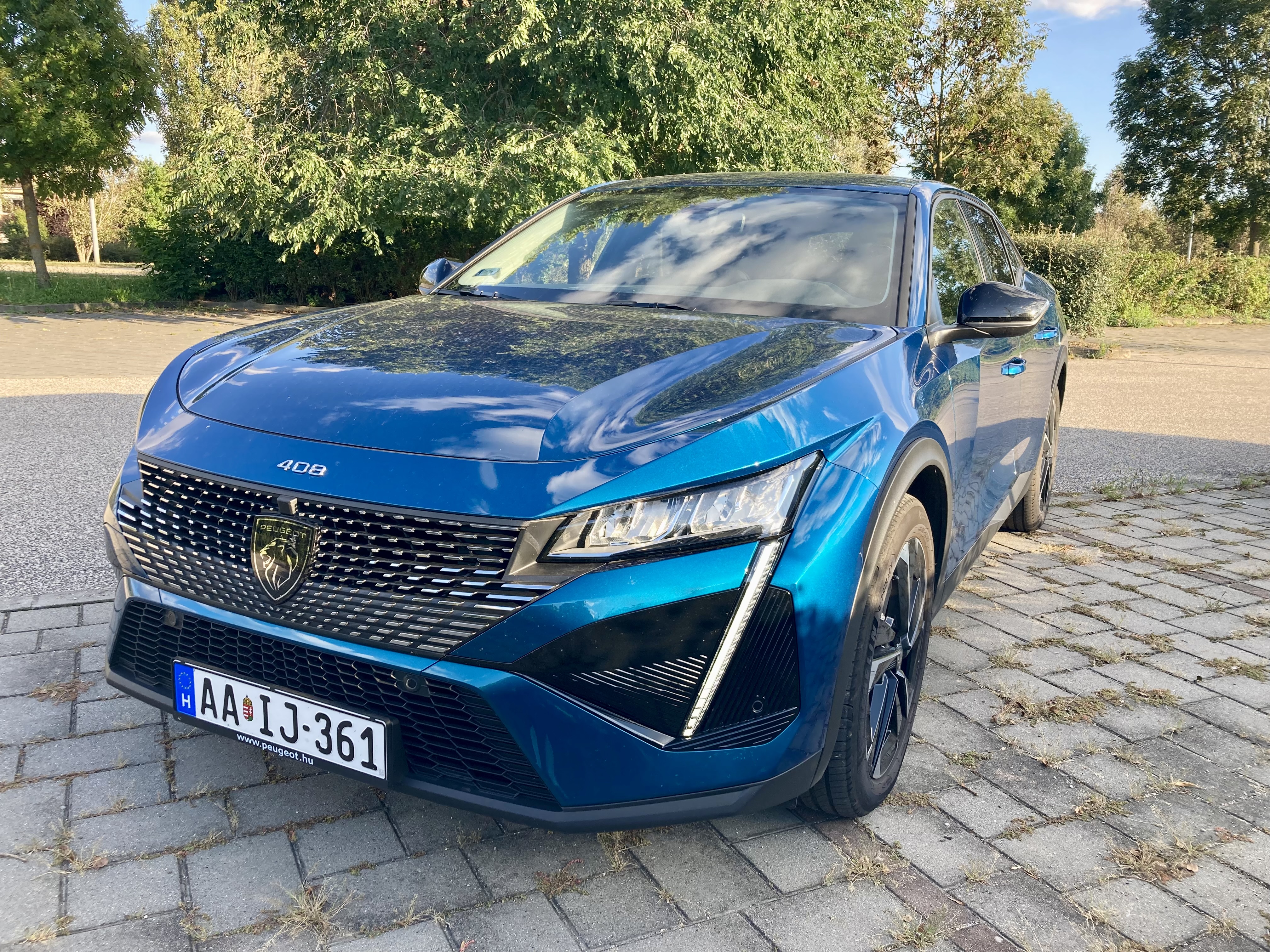 Még keresem a hozzá illő ruhát – Peugeot 408 teszt