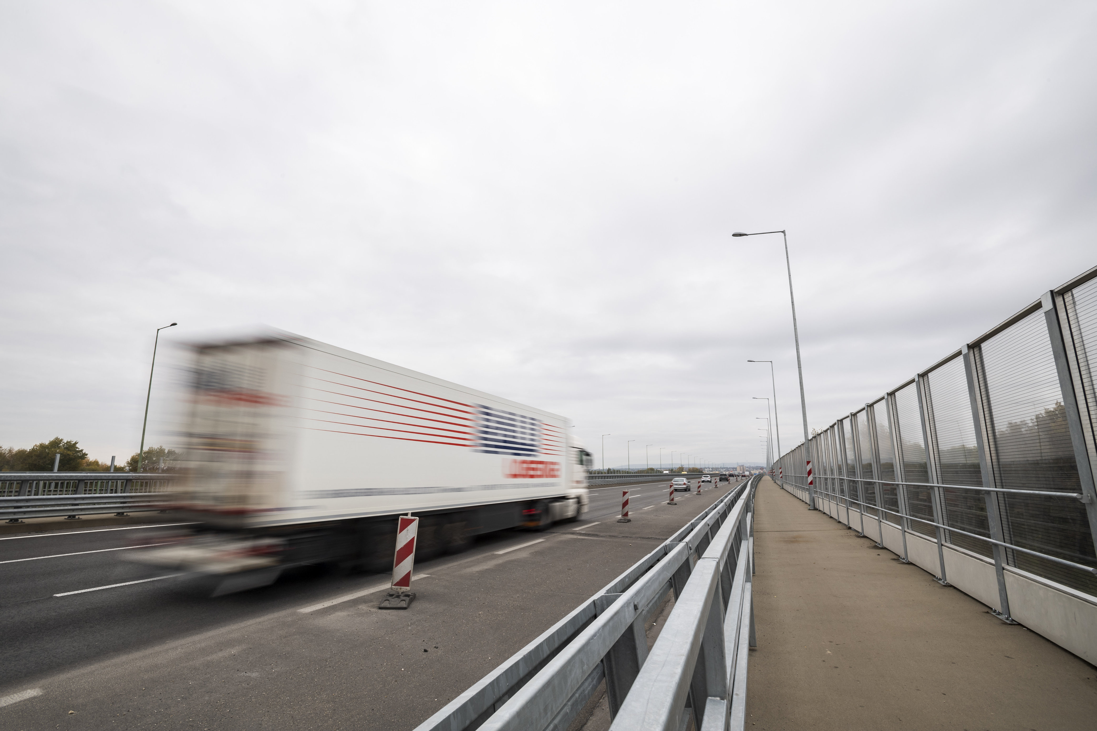 Jövő szerdától lezárják a hárosi Duna-híd északi hídját felújítás miatt -  Blikk