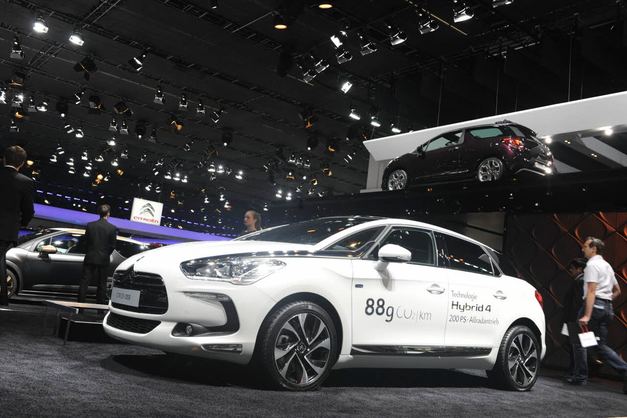 Citroen DS5 Hybrid na 2. miejscu w rankingu ADAC na najoszczędniejszy samochód klasy średniej z silnikiem Diesla - średnie spalanie na poziomie 3,4 l/100 km. Emisja dwutlenku węgla - 88 g/km.