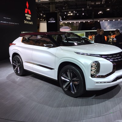 Mitsubishi GT-PHEV Concept gwiazdą Paryża