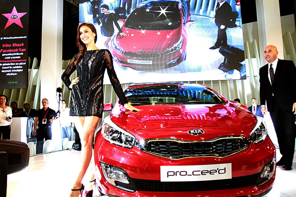 Irina Shayk i kia pro_cee'd