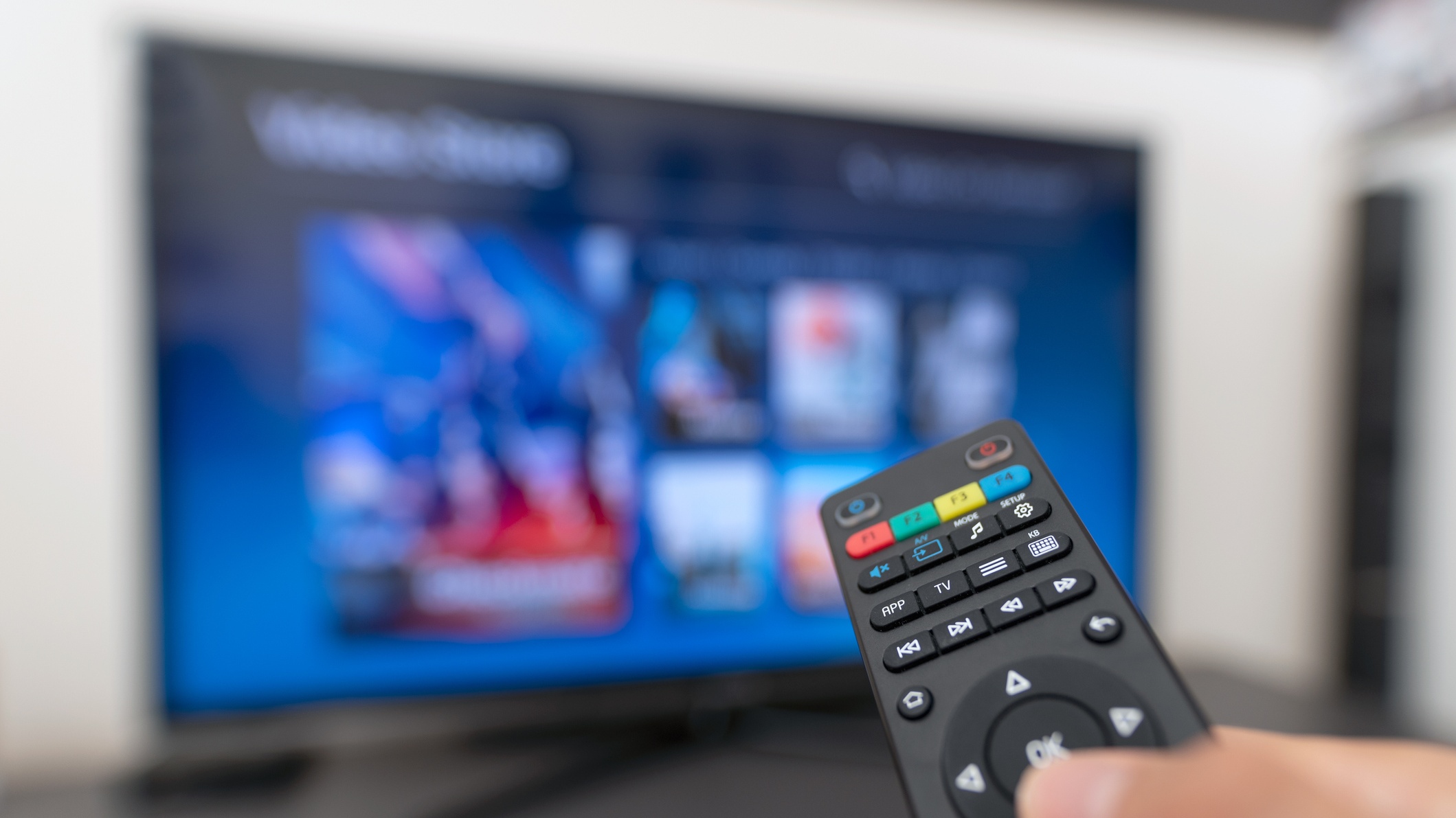 Základné TV stanice za jedno euro či pár eur: Ako si vybrať z balíčkov na  trhu