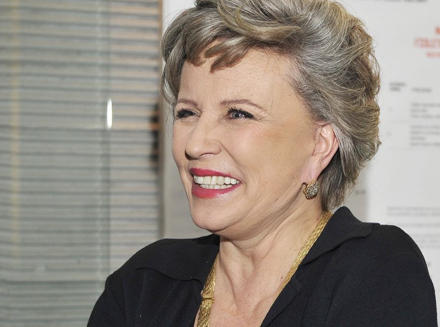 Również Krystyna Janda nie chce słyszeć o zasłużonym wypoczynku. W jednym z wywiadów, przy okazji swoich 60-tych urodzin, powiedziała: Mam własną firmę, od wielu lat. Nie sądzę więc, że będę mniej pracować czy żyć inaczej. Kończę 60 lat, a 40 lat jestem w zawodzie.