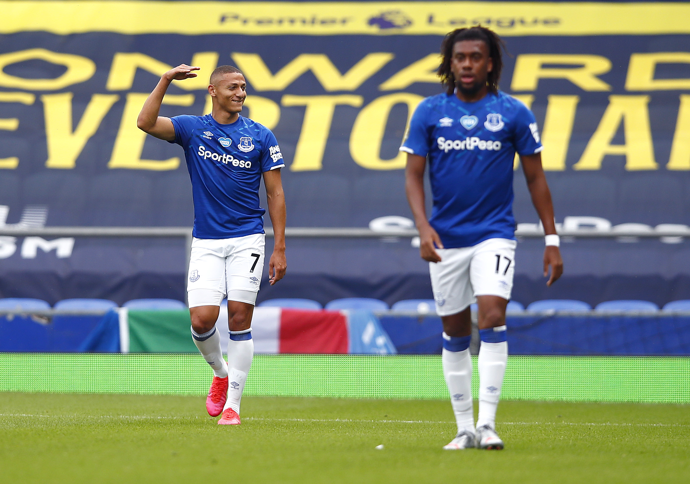 Alex Iwobi helped Everton to a 2-1 win in the Premier League (Everton/Twitter)