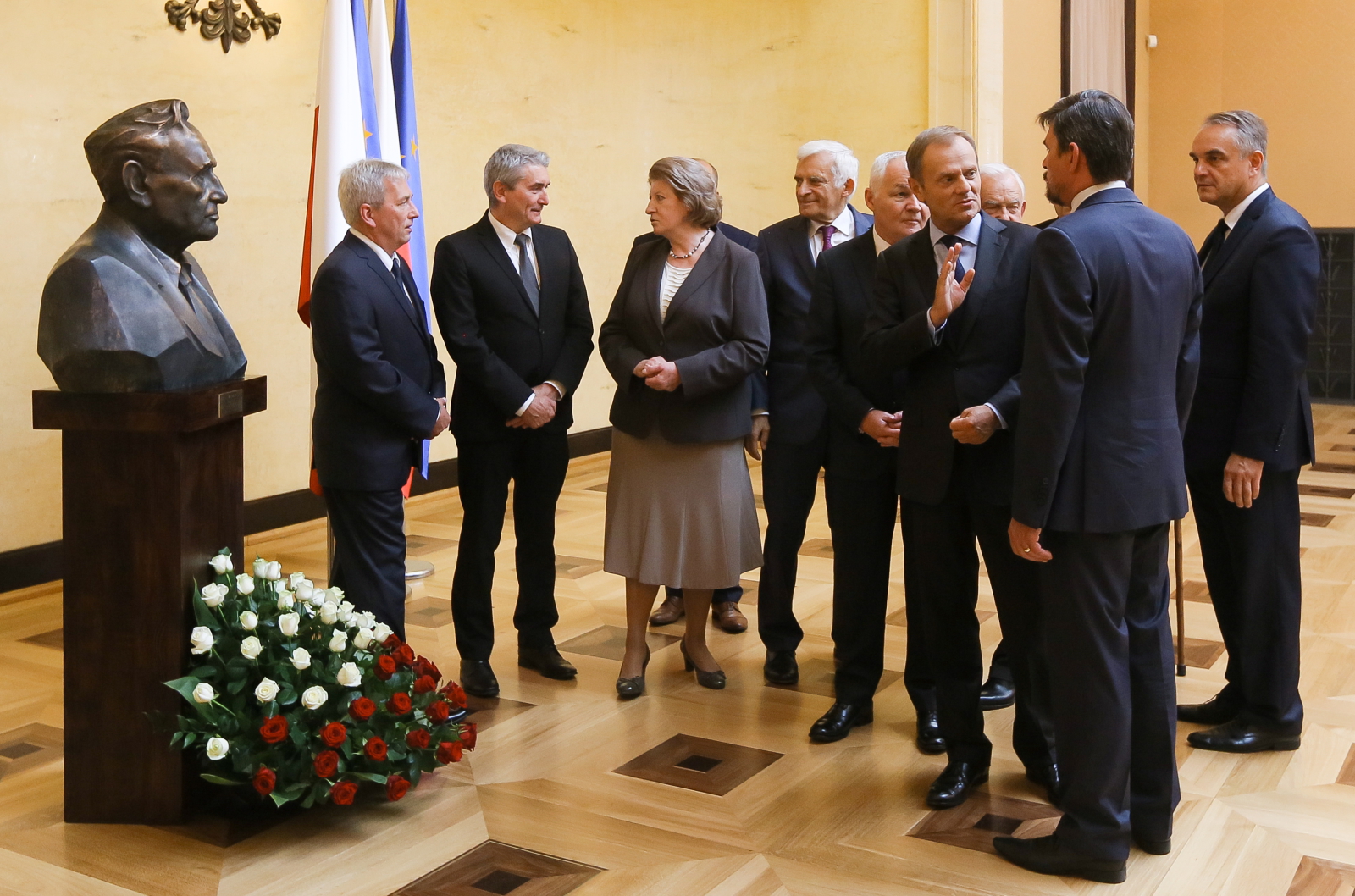 Uroczystości z okazji 25-lecia powołania rządu Tadeusza Mazowieckiego, z udziałem premiera Donalda Tuska, byłych szefów rządów po 1989 r. oraz najbliższej rodziny Tadeusza Mazowieckiego w KPRM w Warszawie