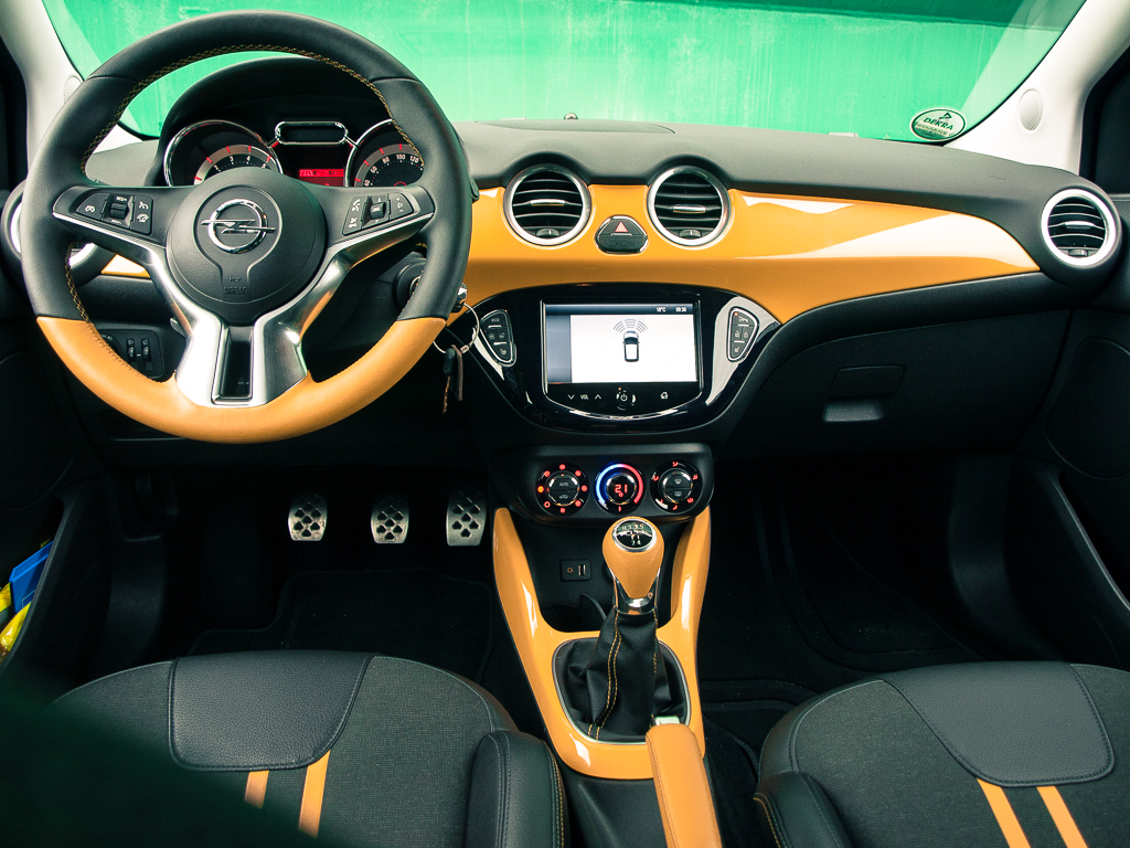 Opel adam