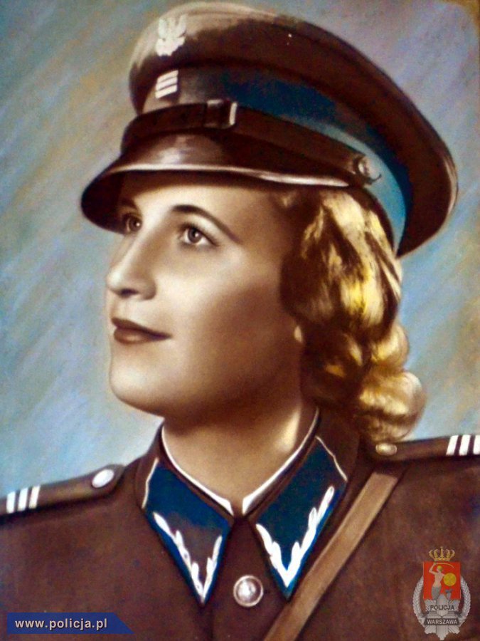 W dniu jej imienin ludzie przynosili kwiaty, 100-lat ospiewała jej nawet orkiestra z Chmielnej. Leokadia Krajewska przyznaje, że była wielokrotnie zapraszana na różne państwowe uroczystości, bale. - Na jednym z nich, tańczyłam w pierwszej parze z Cyrankiewiczem - wspomina w rozmowie z Ewą Szymańską-Sitkiewicz z KSP.