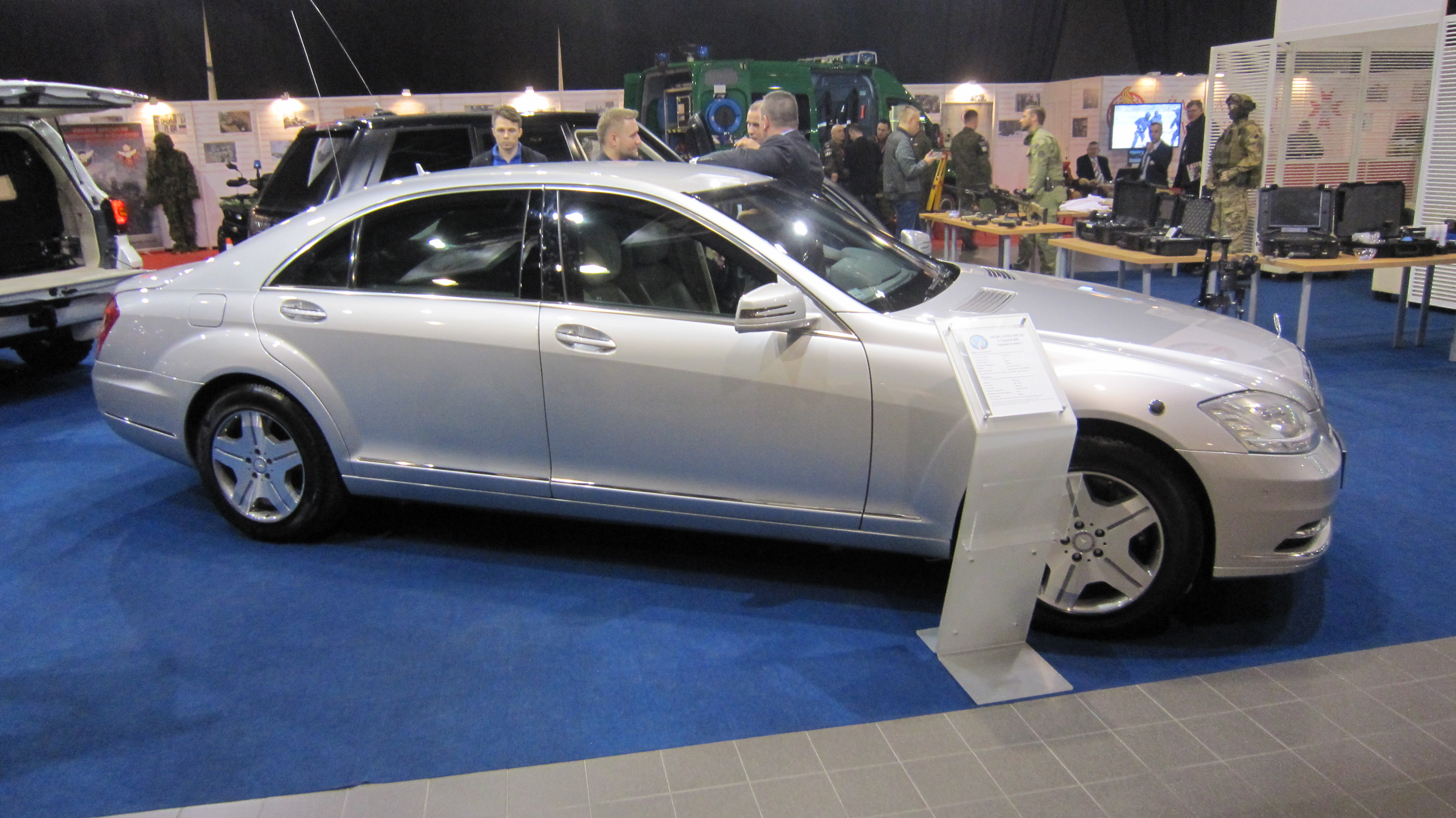 Samochód BOR - Mercedes S 600 Guard