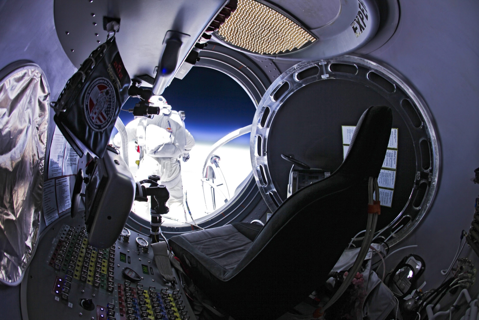 Felix Baumgartner skoczył i wylądował