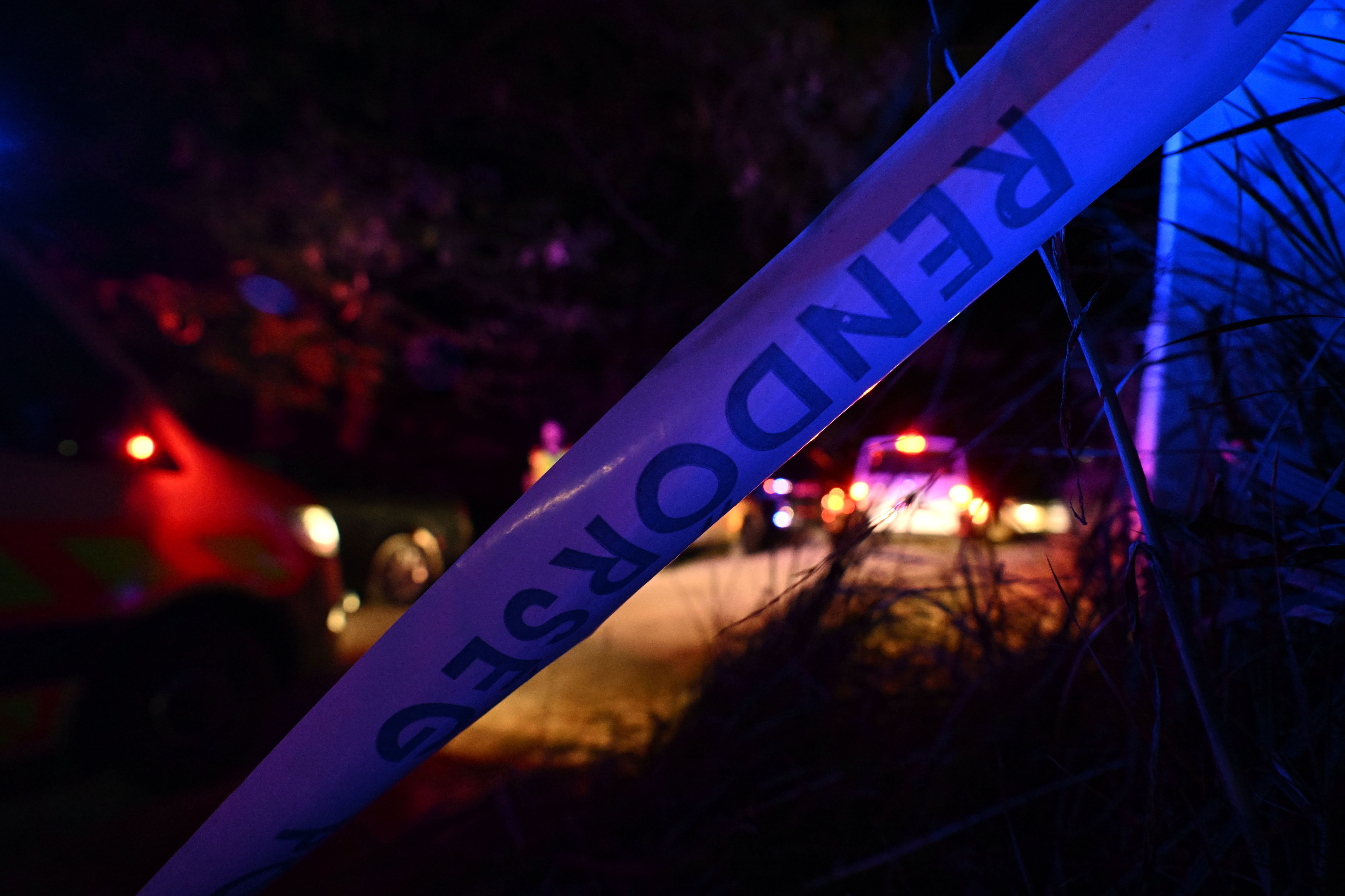 Drámai részletek az esztergomi tragédiáról: benzinnel körbelocsolt gázpalackot robbantott fel a TEK-es halálát okozó zavart férfi