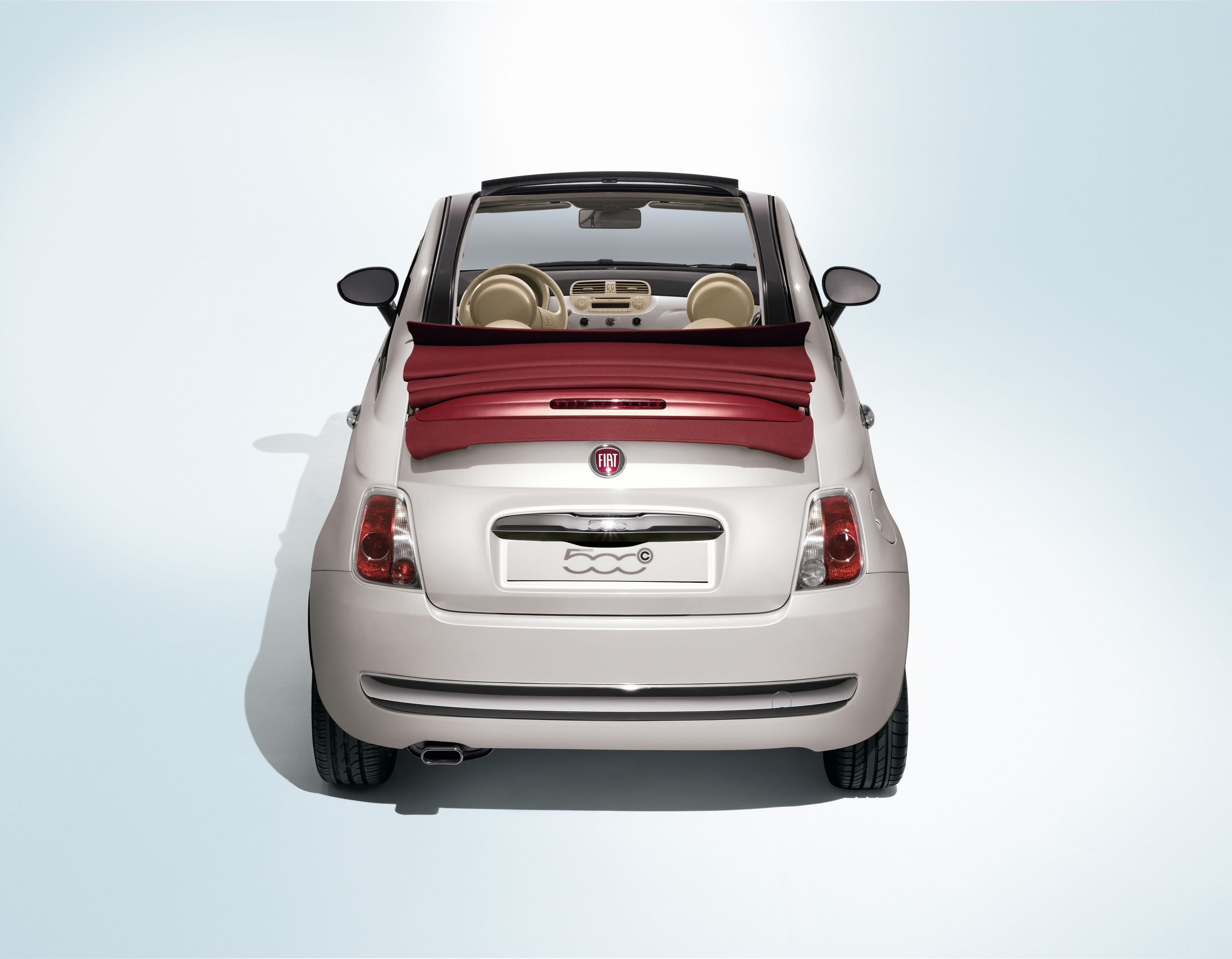 Fiat 500C zadebiutuje w marcu w Genewie. Sprzedaż kieszonkowego kabrio ruszy w drugim kwartale 2009 roku - pora idealna bo to letnie miesiące