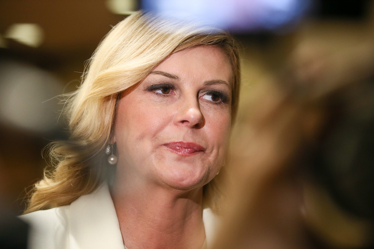 Kolinda Grabar Kitarović U Jednostavnoj Jesenjoj Odevnoj Kombinaciji Ženars 