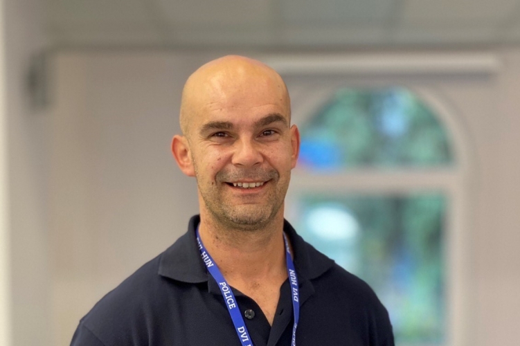 Tragikus hirtelenséggel elhunyt a szombathelyi főnyomozó: kollégái gyűjtést indítottak a családjának