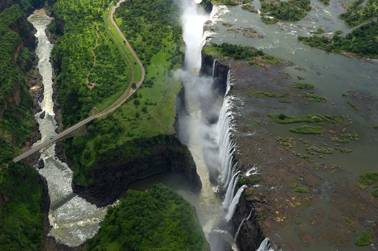 Zambia - "Diabelski basen" nad Wodospadami Wiktorii - Podróże