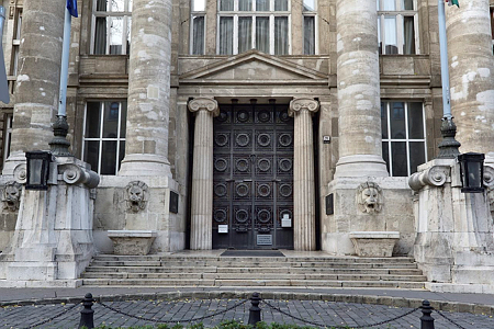 Hamarosan elköltözhet a törvényhozás az Országházból
