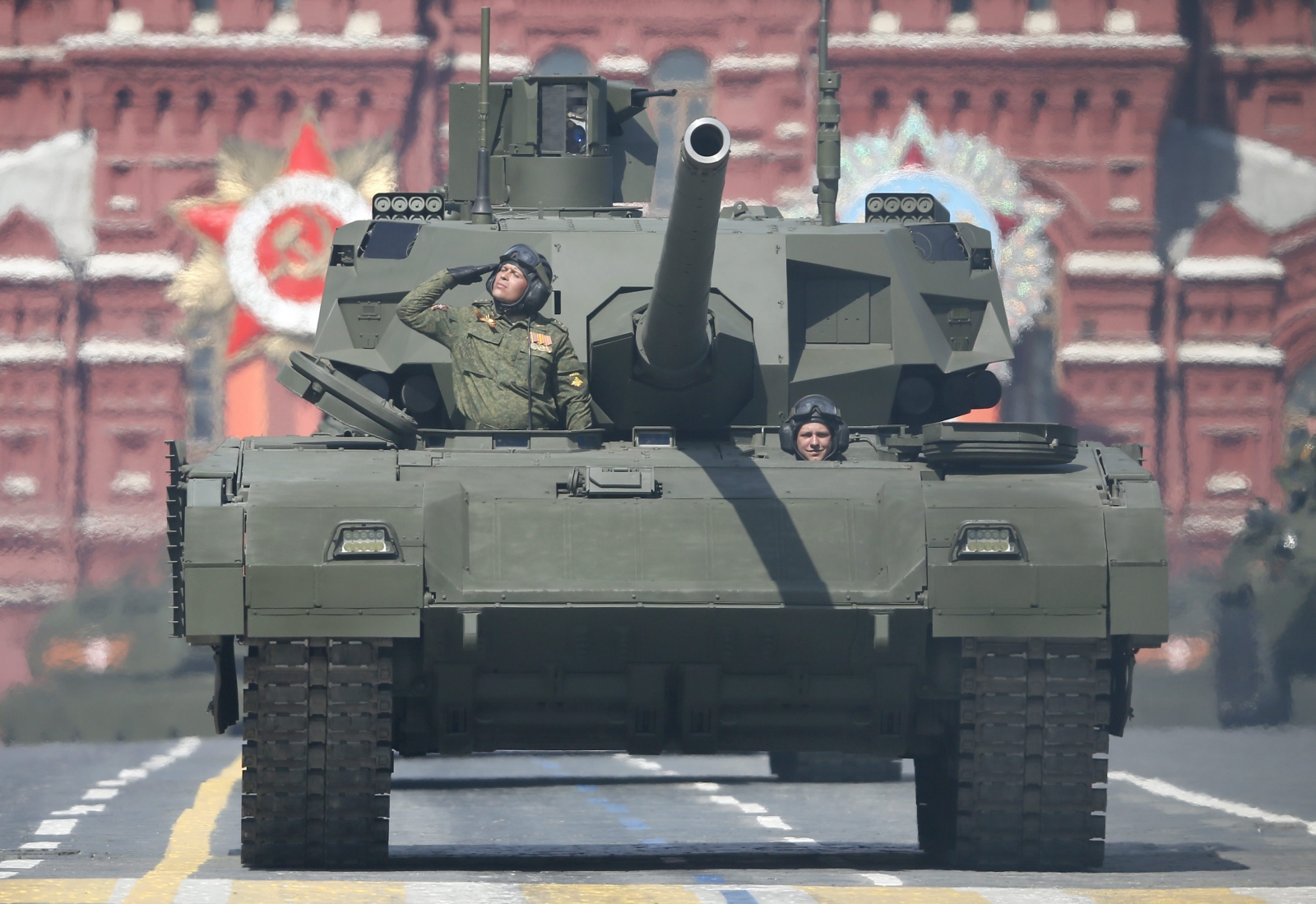 Parada Zwycięstwa na Placu Czerwonym - czołg Amata T-14