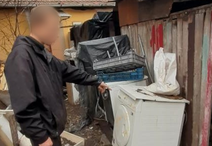 Takaróval a fején rabolta ki idős beteg szomszédját egy becstelen férfi