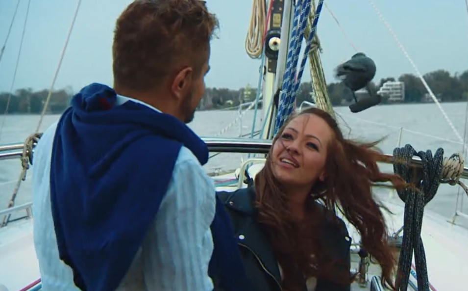 Kínos: Varga Irént idéző előadásban hangzott el a Titanic legendás dala A Nagy Ő-ben – videó