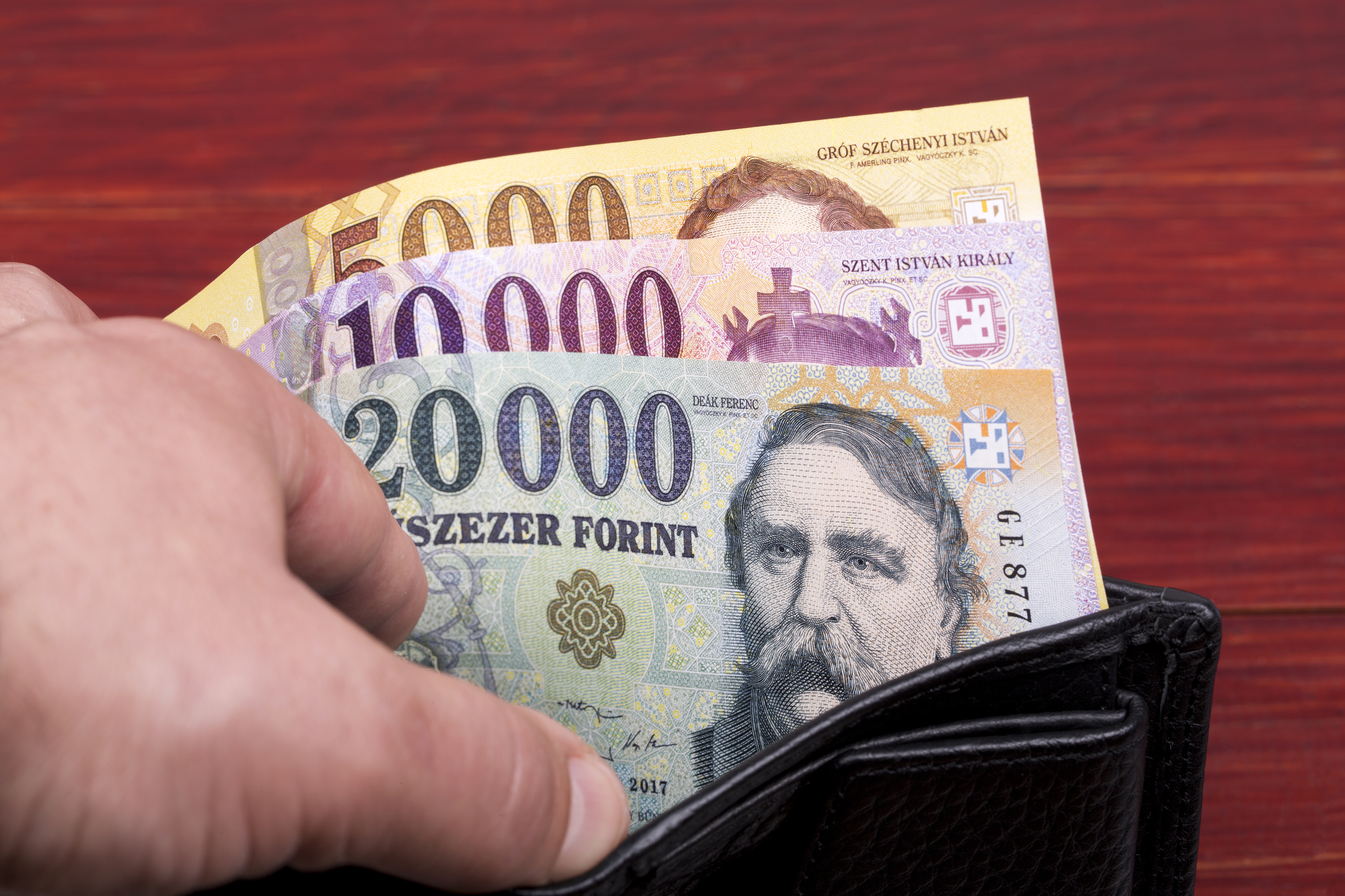 Erre jó ébredni: erősödött a forint! Mutatjuk, hogy állunk most