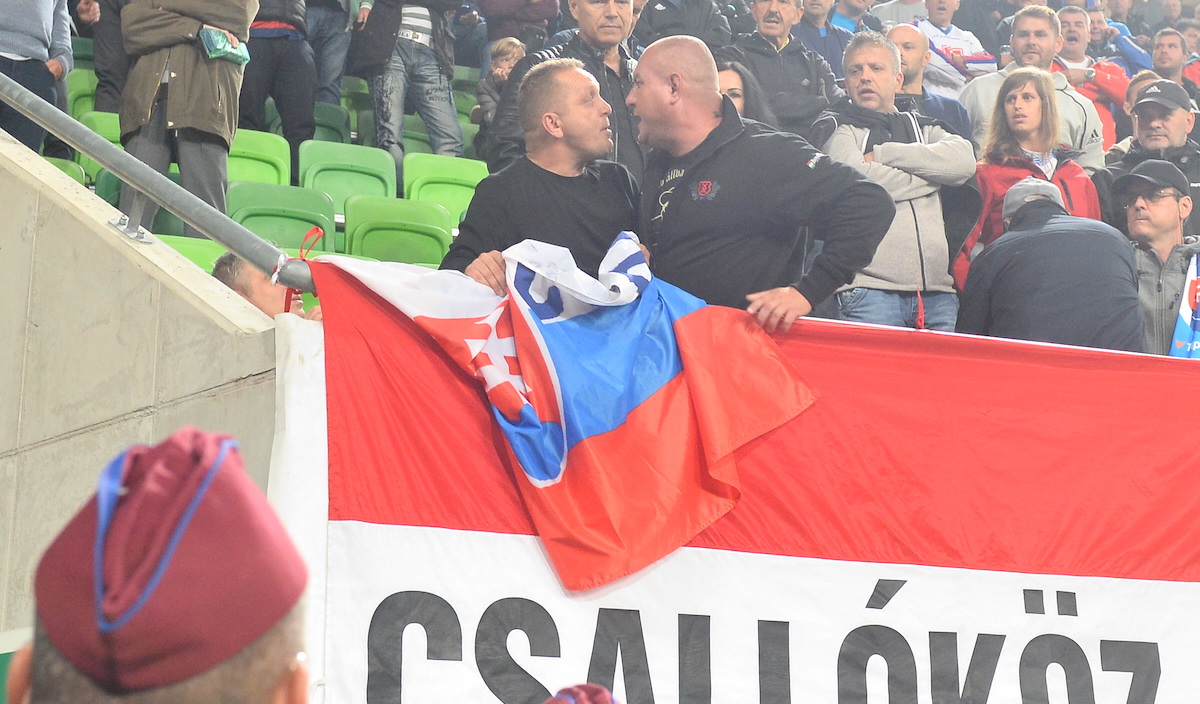 Fanúšikovia Slovenska žiadali po zápase s Maďarskom o asistenciu  Veľvyslanectvo SR v Budapešti