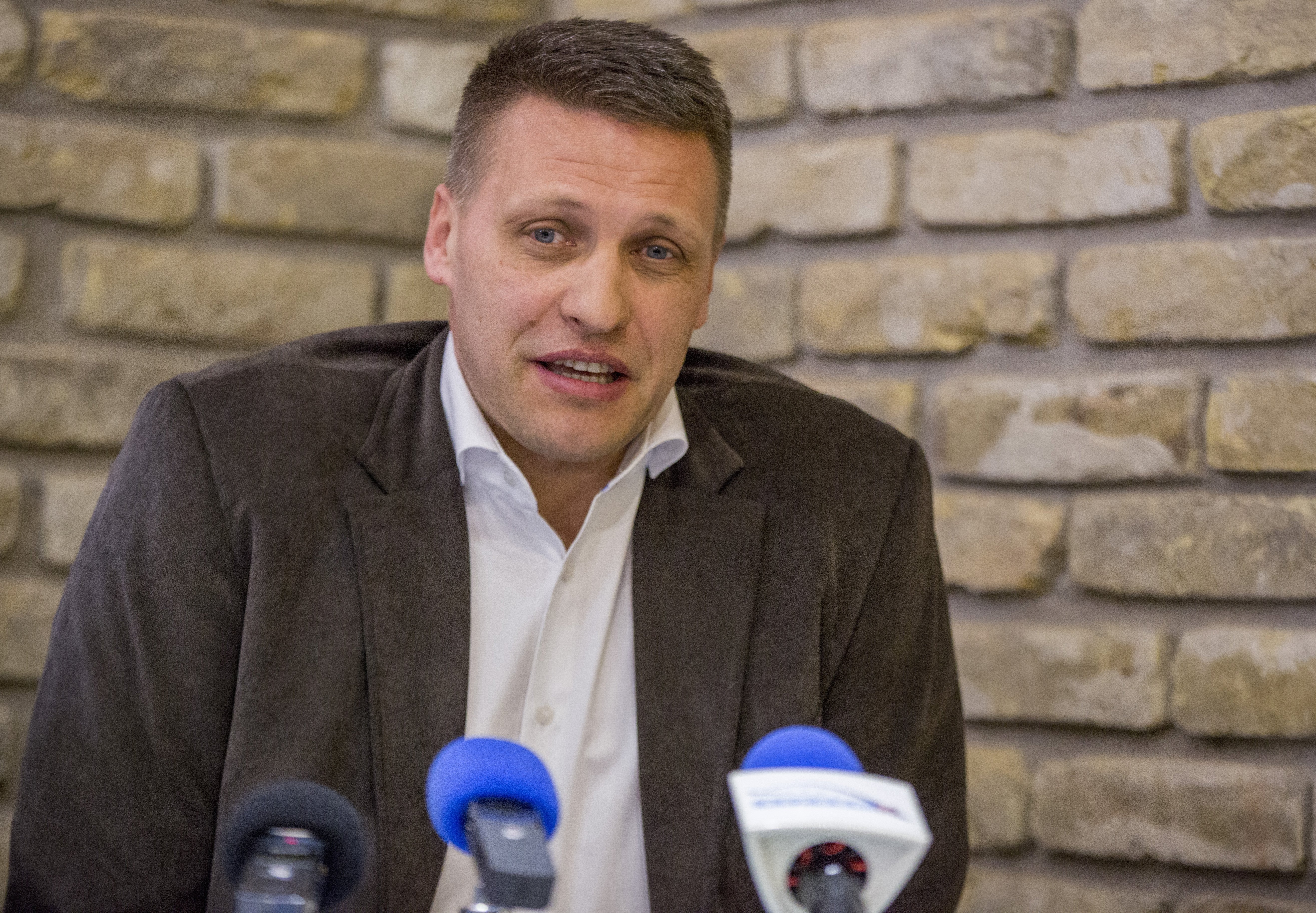 Mi történhetett? Váratlanul lemondott a Fidesz szegedi főnöke