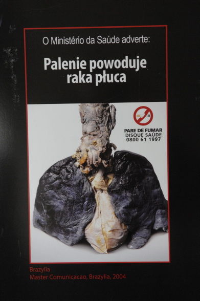 Z okazji Światowego Dnia Bez Tytoniu ministerstwo zdrowia zorganizowało wystawę grafik, jakie w różnych krajach straszą z paczek papierosów